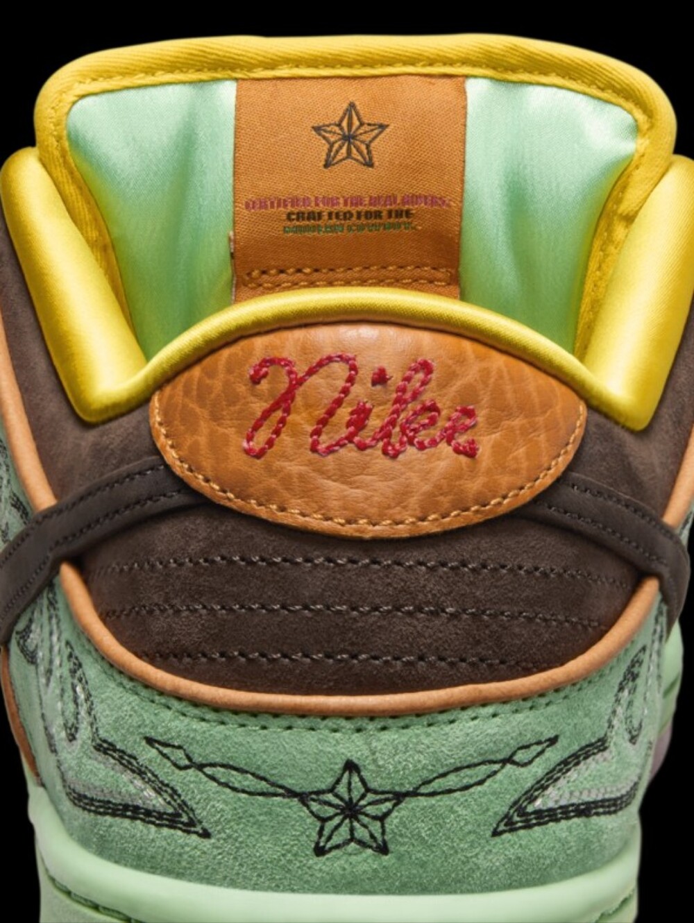 NEW! Nike SB Dunk Low Rodeo Tourmaline. Women's size  7 LIMITED EDITION